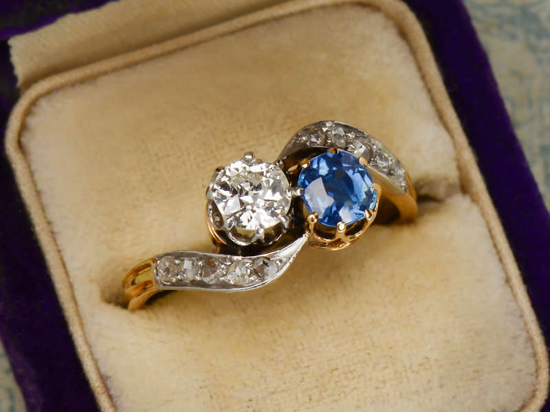 Moi et Toi Sapphire Diamond Crossover Ring