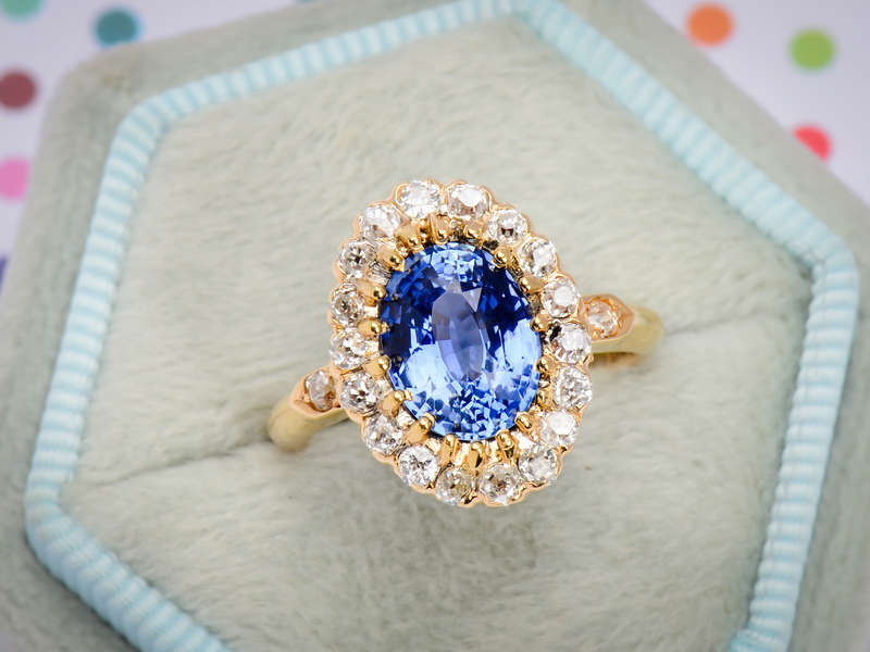 
                      
                        Superlatif - Ceylon Sapphire Diamond Cluster Ring
                      
                    
