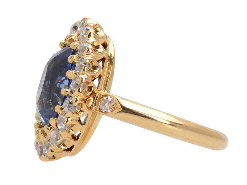 Superlatif - Ceylon Sapphire Diamond Cluster Ring