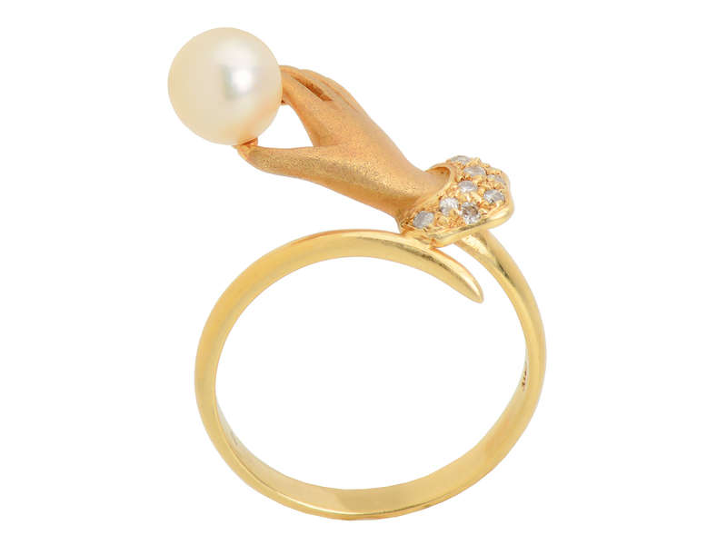 Hands On - Pearl Diamond Gold Ring