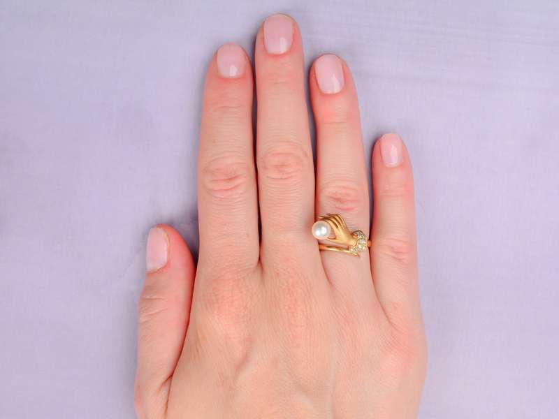 Hands On - Pearl Diamond Gold Ring