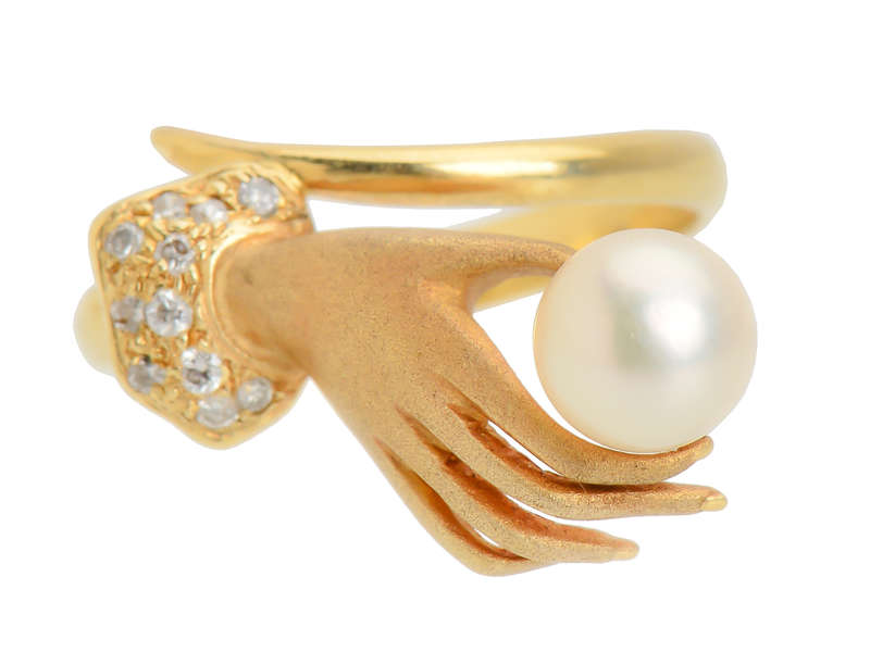 Hands On - Pearl Diamond Gold Ring