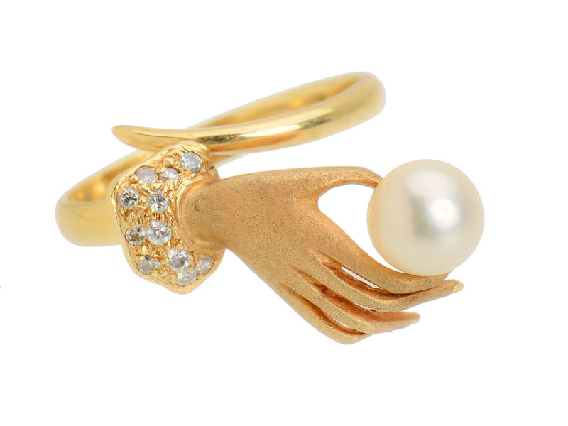 Hands On - Pearl Diamond Gold Ring