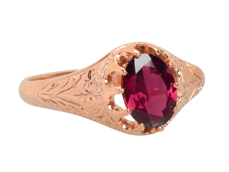 Antique Garnet Rose Gold Ring of 1909