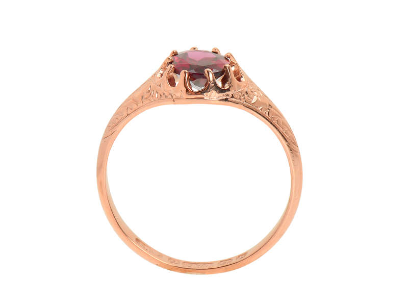 Antique Garnet Rose Gold Ring of 1909