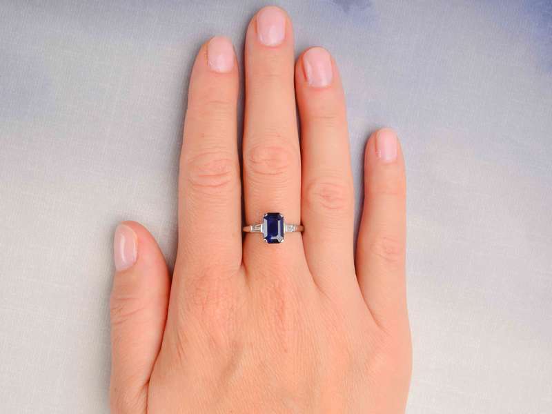 No Heat Sapphire Diamond Ring