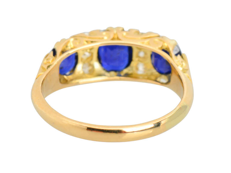 Antique Sapphire Diamond Ring of 1907