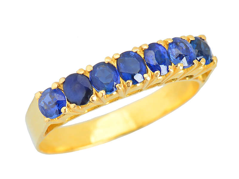 
                      
                        Vintage Seven Stone 18k Gold Ring
                      
                    
