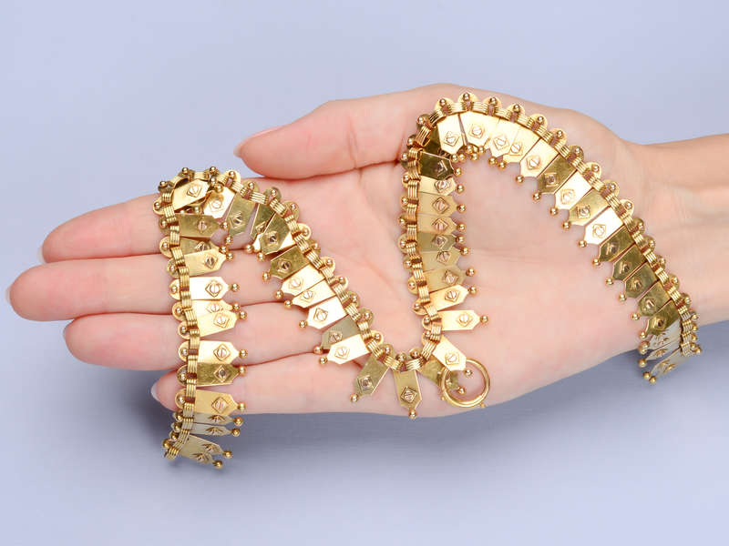 Au Courant - Victorian Gold Fringe Necklace