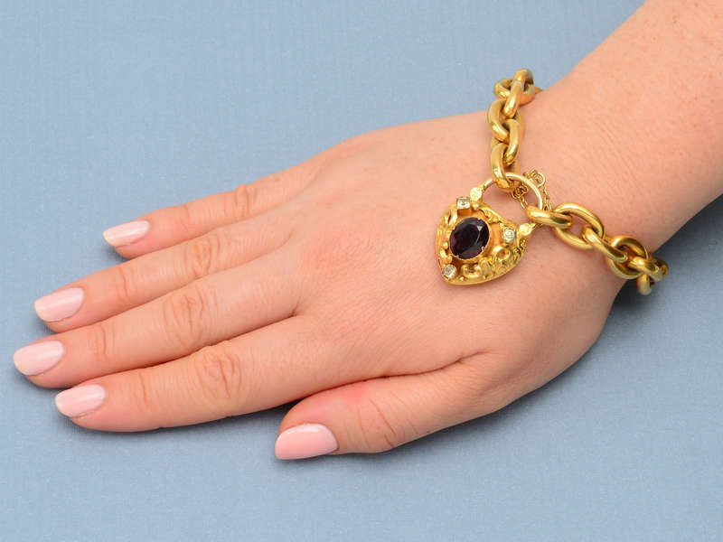 Victorian Garnet Chrysoberyl Padlock 18k Bracelet