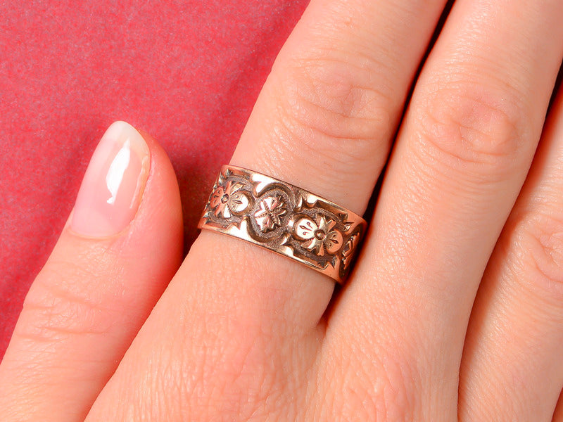 Victorian Engraved & Dated 1890 Wedding Band