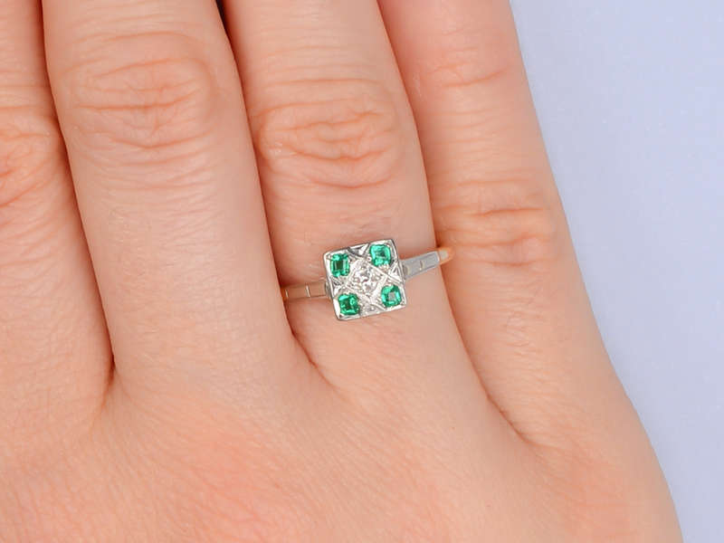 Vivid Emerald Diamond Art Deco Ring