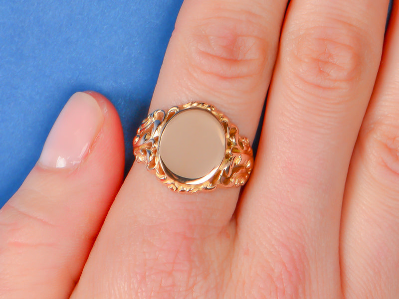 Antique Fancy Signet Ring in Gold