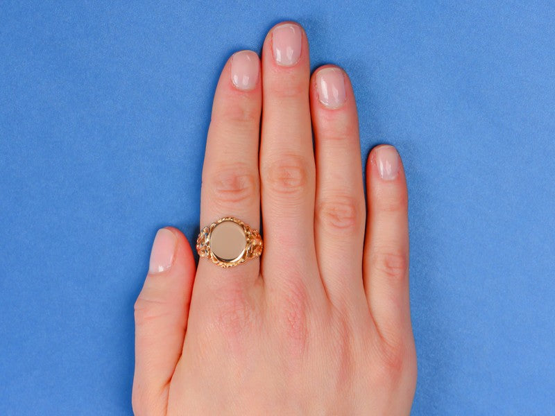 Antique Fancy Signet Ring in Gold