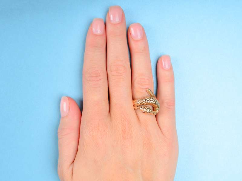 SSSSay Yessss....Vintage Snake Ring of Gold