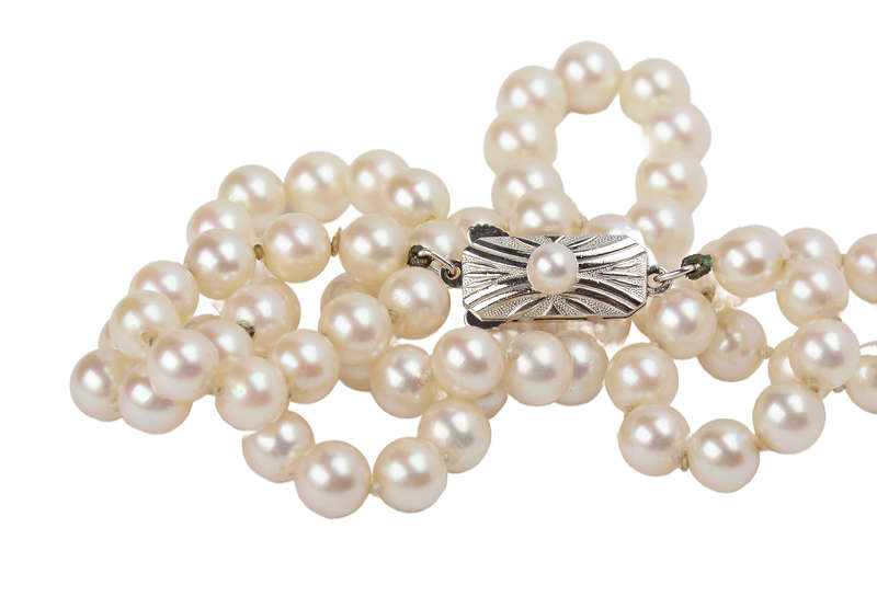 Vintage Mikimoto Pearl Necklace in Box