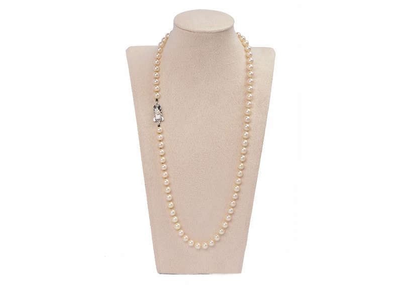 Vintage Mikimoto Pearl Necklace in Box