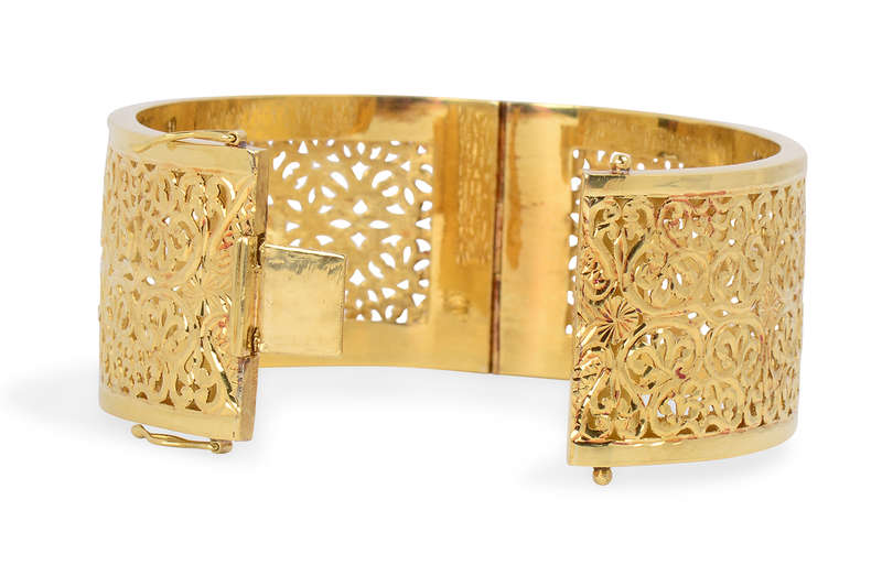 Wide & Wonderful - 18k Gold Tracery Bangle Bracelet