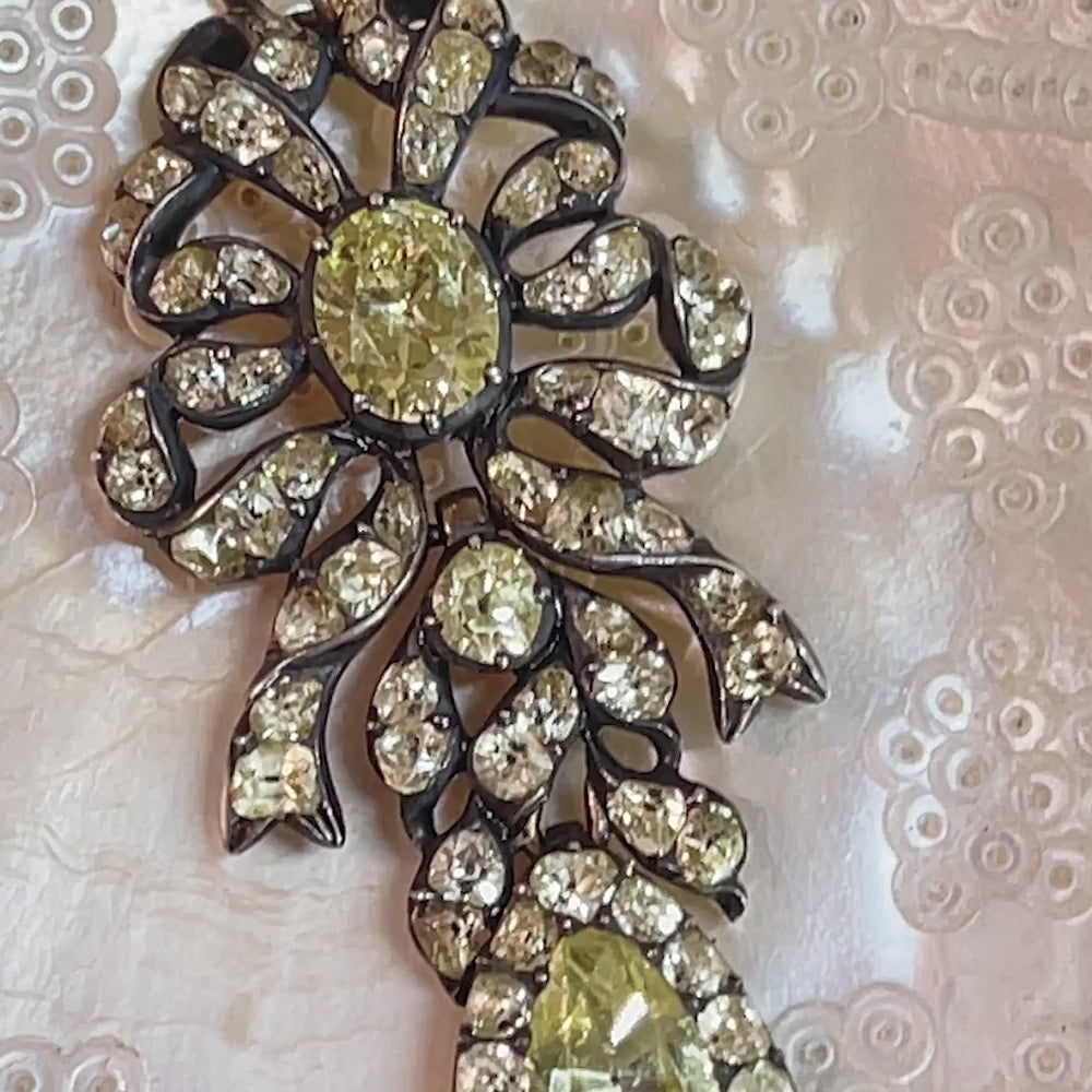 
                      
                        Load and play video in Gallery viewer, 18th Century Fine Chrysoberyl Pendant
                      
                    